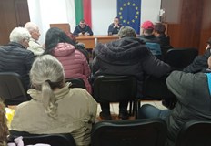 Огнян Обретенов и Йордан Данев разясниха на местните жители начини