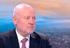 Бившият военен министър критикува президента Радев за призивите към Киев