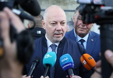 Преди дни Деница Сачева обяви че пари за това не