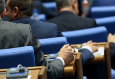 Парламентът прие на първо четене промени в Кодекса на труда