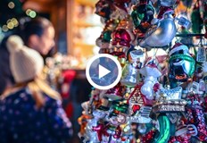 Празничното градче пред НДК предлага виенско колело ретро автобус и