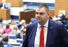 Депутатите от ДПС – Ново начало даряват заплатите си за