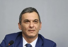 Новите заплати влизат в сила след одобрения бюджет от 260