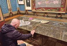 В храм Свети Павел от Кръста запалиха свещи в памет