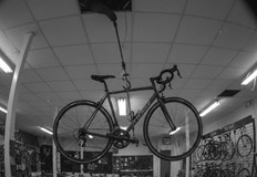 Петима души са арестувани за кражба на 12 колела на