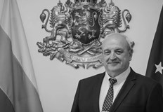 Той беше световен шампион по водно спасяване и дългогодишен преподавател