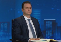 Държавата гарантира горива за половин година напред Спецов спира парите