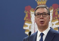 Сърбия се намира между чука и наковалнята и трябва да