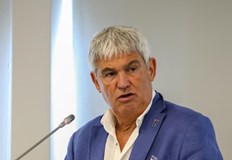 Синдикатът предупреждава за риск от инфлационна спирала при обвързване само