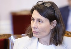 Депутатът от ПП ДБ разкритикува манията за тотален контрол над учениците