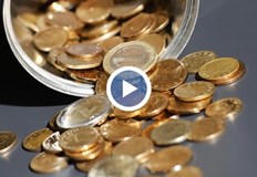 Българите бързат да похарчат жълтите стотинки преди идването на евротоОстават