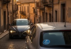 Измамници с тебешир и камъчета дебнат коли под наем в