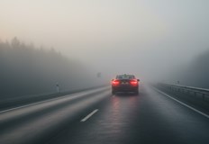 Пътните настилки са предимно сухи но по усойните места има