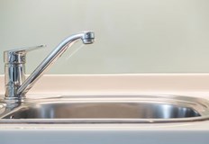 Жителите плащат по 4 65 лева за кубик докато чакат водоноски