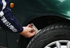 Законът позволява и всесезонни гуми стига да имат 4 мм