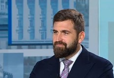 Според него 3 5 млрд лева от замразени фондове вече са