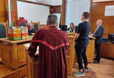 Защитата обори тезата за опасност от влияние върху свидетелите на