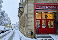 Актрисата Розалина Пенчева прави дебют в новия спектакъл на Валентин