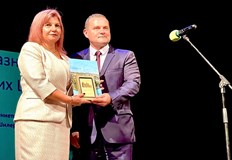 Отличиха учител и ученик отбелязаха 10 години на наградата Фридрих