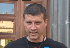 Лидерът на Величие заплаши с разкрития след като съдът остави