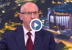 Киев е изправен пред тежки решения за оцеляването си смята