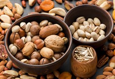 Бадемите и орехите намаляват риска от диабет и регулират теглотоАко