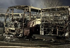 Огънят изпепели ученически рейсове и бусове на общинския превозвач полицията