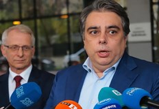 Лидерът на ПП нарече приетия закон за Лукойл правен чобанизъм