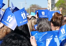 Служителите на НСИ и НОИ първи излизат с искания за