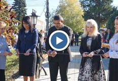 Пространството до читалището бе един от последните проекти на покойния