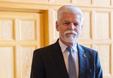 Петър Павел настоява милиардерът да избере между бизнеса и политиката