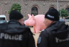 Асен Василев Взимат по 600 лева от всеки работещ българинОгромно