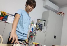 Творението е създадено от конструктор ЛегоСедмокласникът Юрий Иванов от Шумен