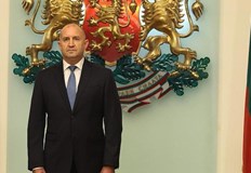 Ветото идва дни след като Лукойл обяви преговори за продажба