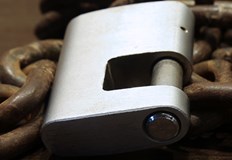 Полицията разследва серия от взломове при които няма липсващи вещиПолицията