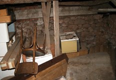 Крадци задигнаха гуми за над 800 лева от центъра на