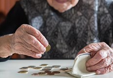 Държавата отпуска 64 милиона лева за възрастните хора с доход