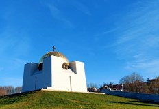 ДАЗД осветява знакови сгради в Русе и региона срещу насилиетоПантеонът