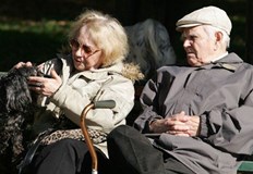 Хиляди възрастни хора с руски стаж се оказаха в капан