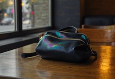 Полицията разследва два случая на откраднати вещи забравени на обществени