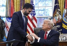 Неочаквано приятелска среща между президента и новия кмет на Ню