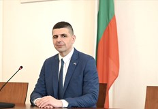 Съпредседателят на Да България публикува списък с рекордни възнаграждения за