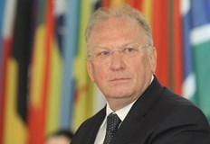 Румен Радев подписа указ за назначението муСветлан Стоев дипломат от