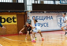 Ръководството на клуба пита Георги Глушков защо млада състезателка играе