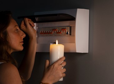 Авария остави 600 души без ток в село Писанец