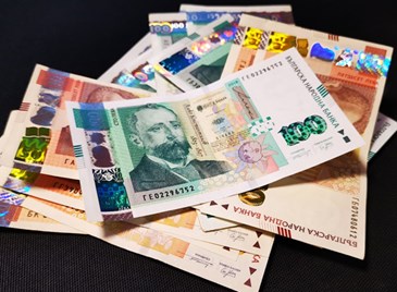 НСИ: Средната заплата в Русе достигна 2117 лева