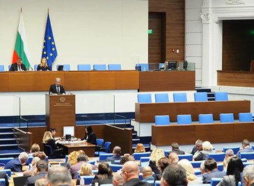 Парламентът отхвърли ветото на Румен Радев за "Лукойл"