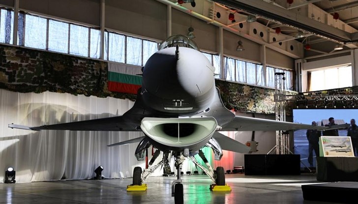 Министерство на отбраната иска да отложи плащането на 361 милиона евро за изтребителите от САЩ