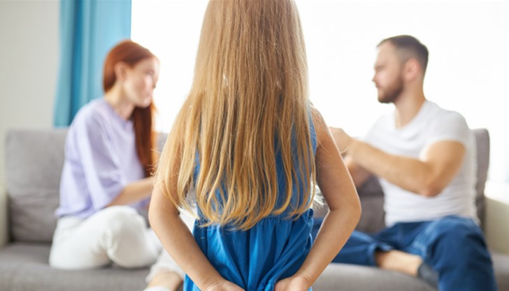 Родителите трябва да действат като екип и да избягват взаимни обвинения по време на разговора Родителите трябва да действат като екип и да избягват взаимни обвинения по време на разговора