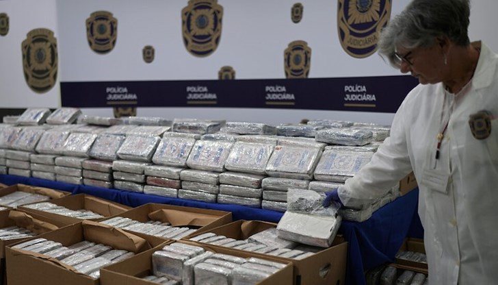 Четирима венецуелци са арестувани при операция "Ел Дорадо" в Атлантическия океан Четирима венецуелци са арестувани при операция "Ел Дорадо" в Атлантическия океан